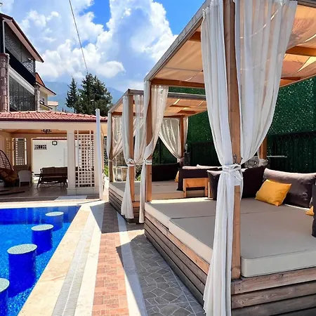Gulistan - 7 Bedroom In Ovacik فيلة