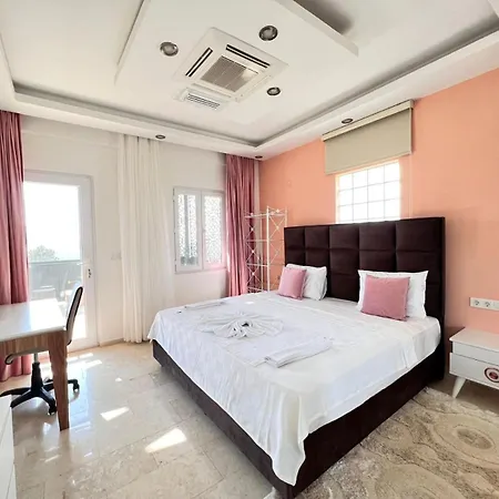 빌라 Gulistan - 7 Bedroom In Ovacik 페티예
