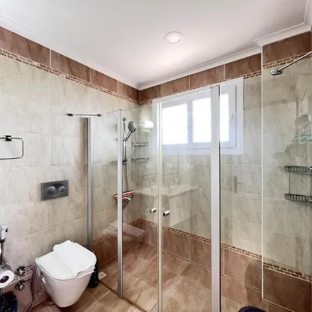 빌라 Gulistan - 7 Bedroom In Ovacik 페티예