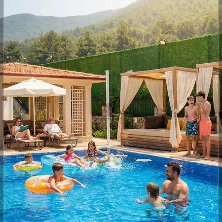 빌라 Gulistan - 7 Bedroom In Ovacik *